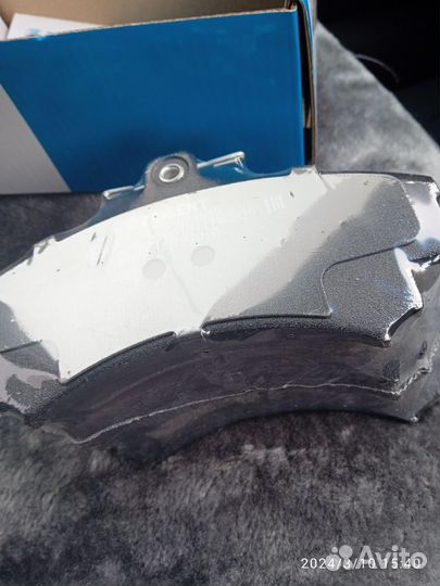 Тормозные колодки передние