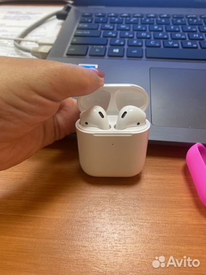 Беспроводные наушники Airpods