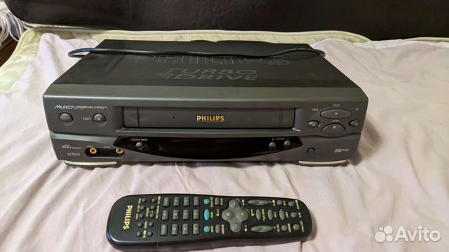 Видеомагнитофон Philips