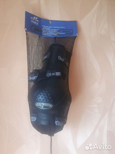 Наколенники и налокотники AXO