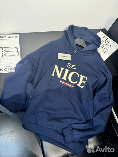 Balenciaga толстовка в наличии