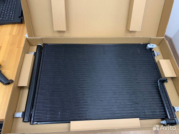 Радиатор кондиционера Audi A8 4H0260403E
