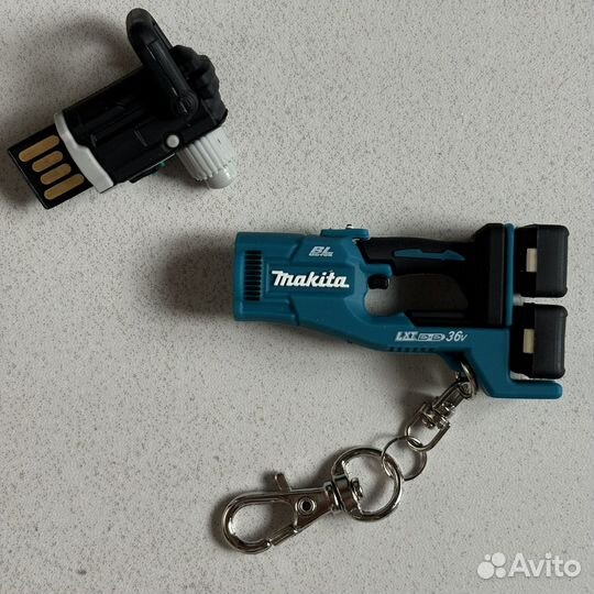 Флешка Makita 8 GB