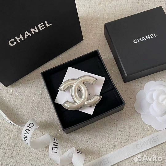 Брошь Chanel