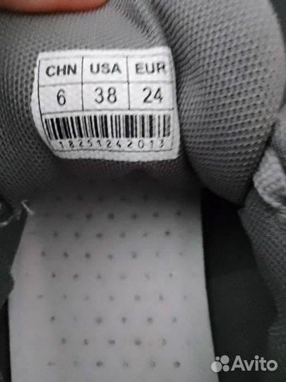 Кроссовки женские 38 размер