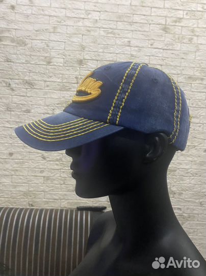 Бейсболка с декоративной отстрочкой