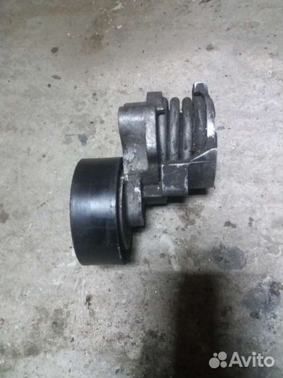 Натяжной ролик Бмв E65