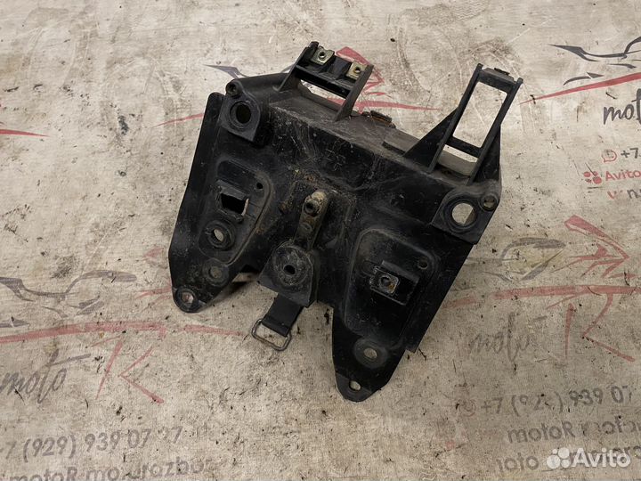 Yamaha R1 2007 - 2008 пластик под акумулятор