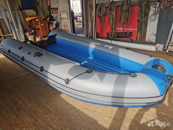 Надувная лодка пвх Reef 390 нднд