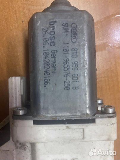 Моторчик стеклоподъемника Audi A4 B8