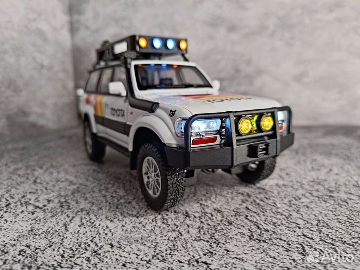 Машинка Металлическая Toyota Land Cruiser 80