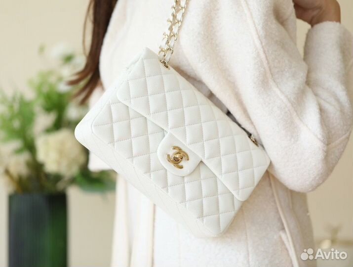 Женская сумочка Chanel с цепочкой