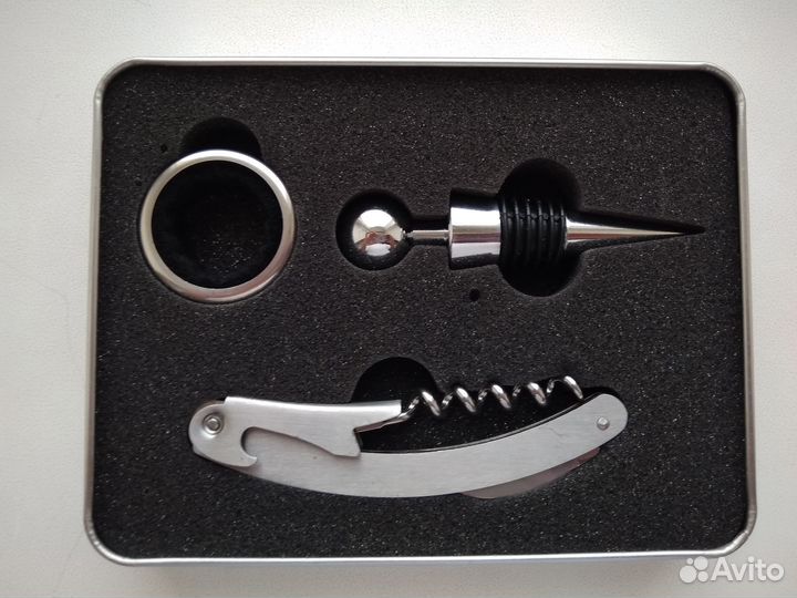 Набор для вина из 3-х предметов новый