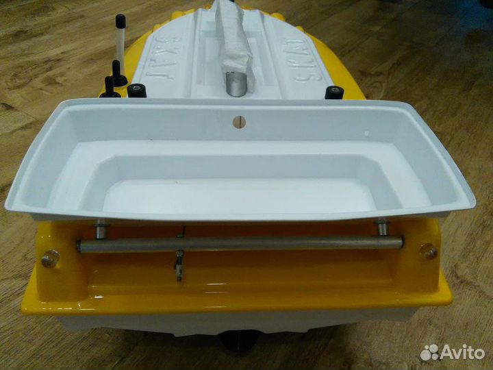 Кораблик для завоза прикормки Скат оригинал