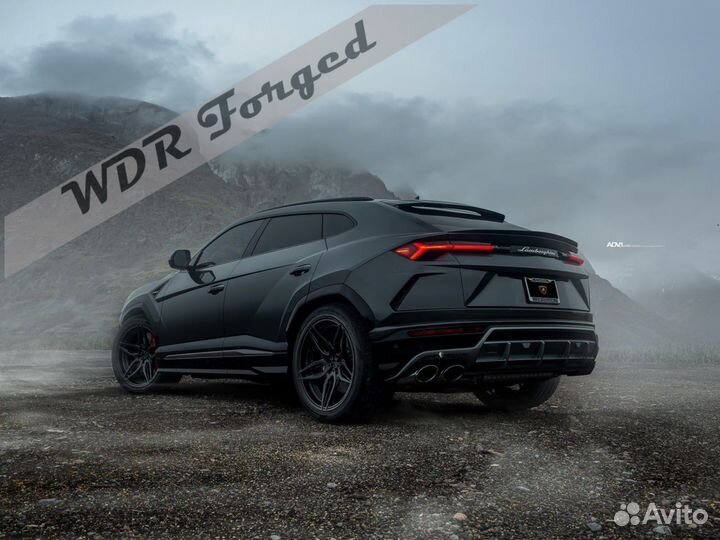 Кованые диски R22 на Lamborghini urus