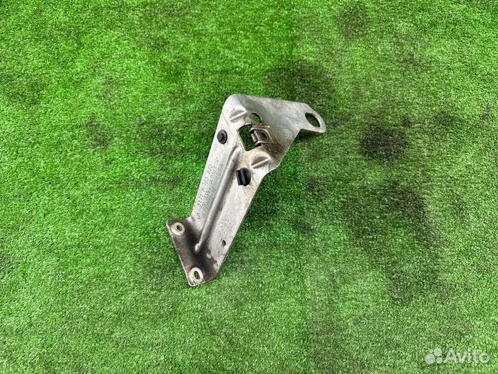 Кронштейн защиты Bmw X5 E70 N63B44 2012