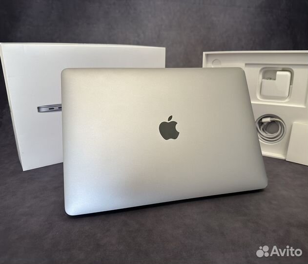 Apple MacBook Air 13 2022 M1 8/256gb