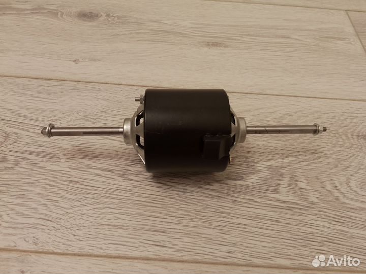 Мотор отопителя Bobcat 7010163