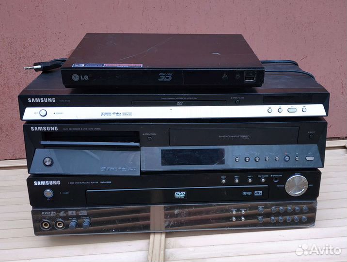 Проигрыватель DVD VHS blu rey