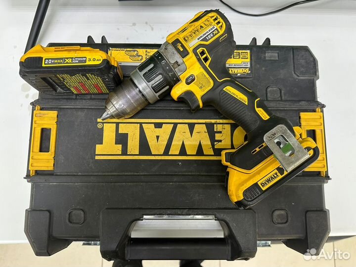 Дрель-шуруповерт DeWalt DCD796P2