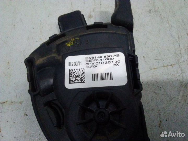 Педаль газа Ford Focus 3 2011