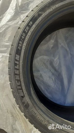 Michelin Pilot Sport 4 245/40 R18 98Y