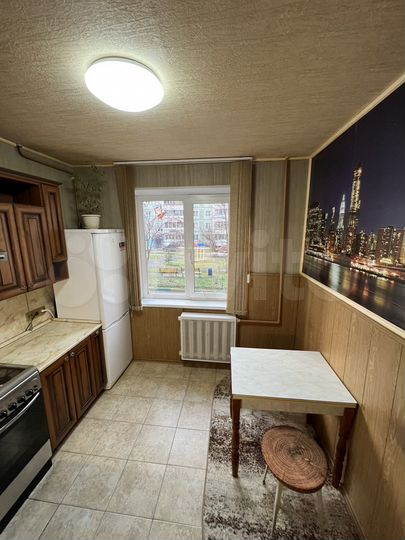 2-к. квартира, 52 м², 1/9 эт.