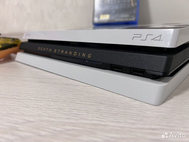 PS4 Pro limted edition 1TB