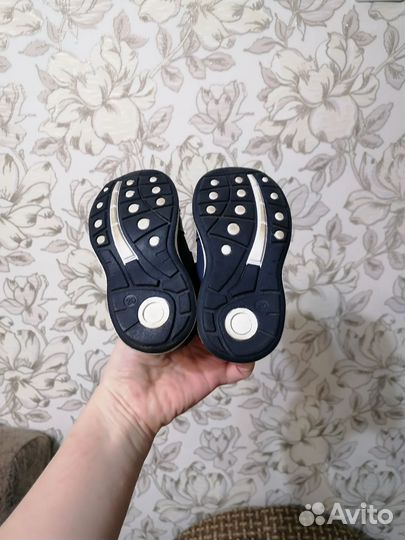 Кроссовки