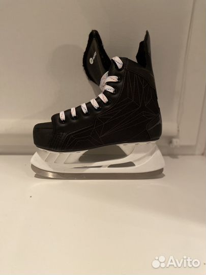 Коньки хоккейные