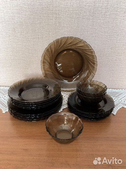 Посуда столовая тёмная