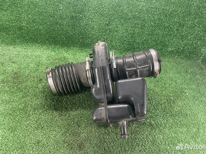 Патрубок воздушного фильтра Nissan Murano z50