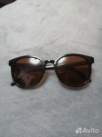 Солнцезащитные очки женские брендовые