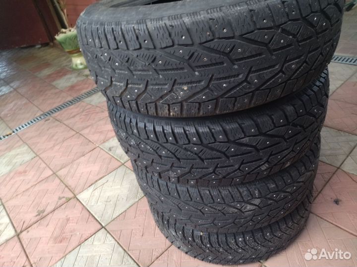 Tigar SUV Ice 215/60 R17