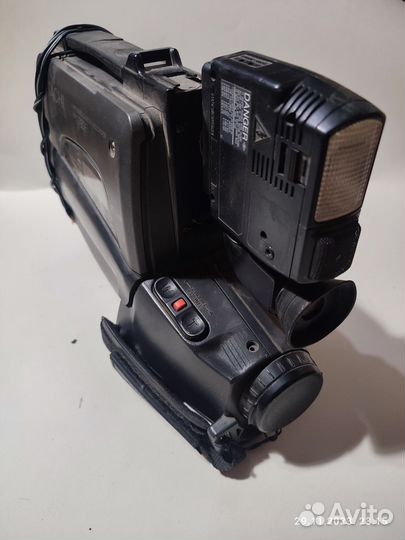 Видеокамера Hitachi VM-2780E. На запчасти/ремонт