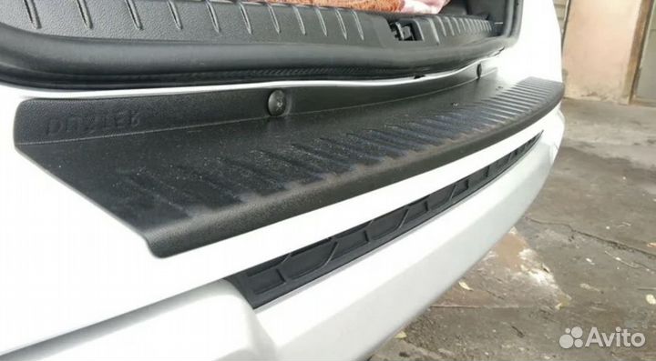 Накладка заднего бампера Рено Дастер