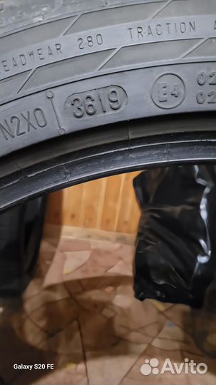 Continental ContiSportContact 5 SUV ContiSeal 235/40 R18