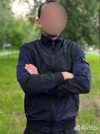 Легкая куртка stone island