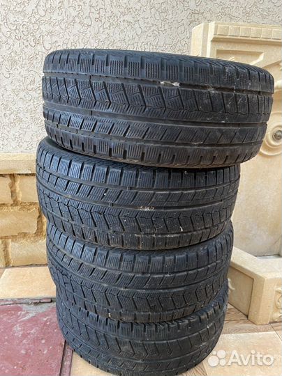 Greenland 202 235/45 R18