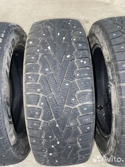 Pirelli Ice 215/60 R17