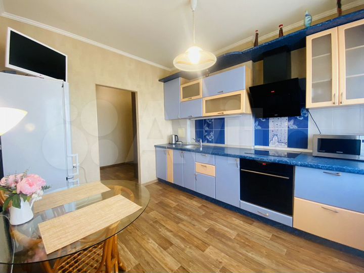 2-к. квартира, 70 м², 9/9 эт.
