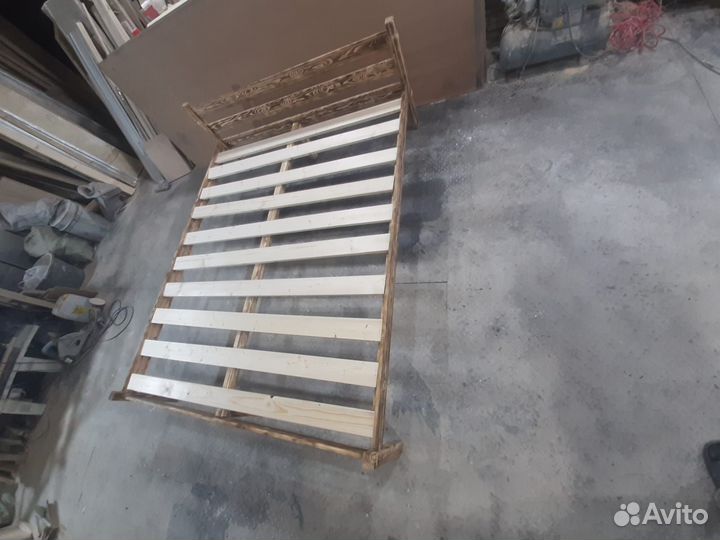 Кровать с обжигом дерево