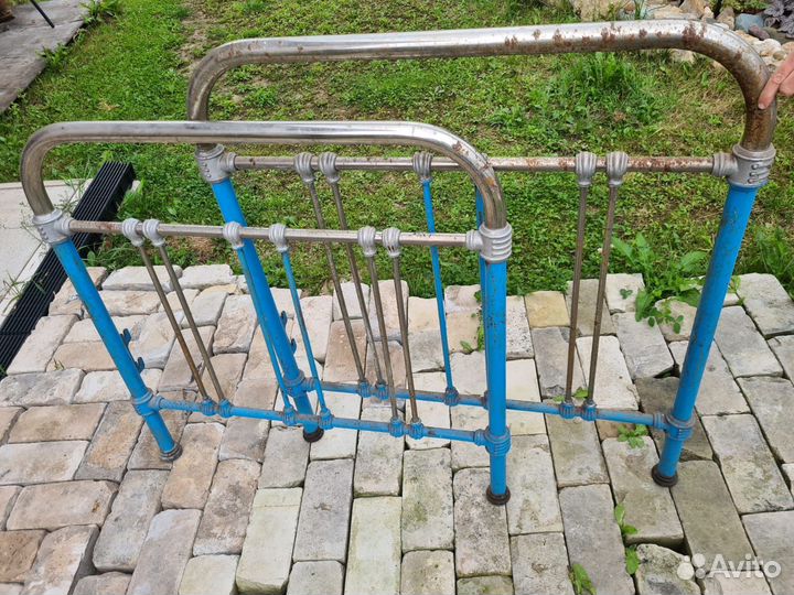 Кровать железная