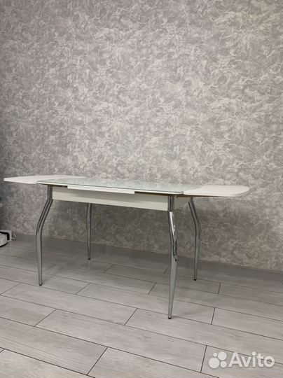 Кухонный стол