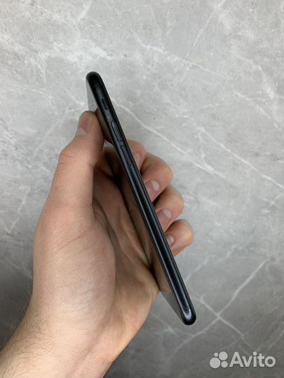 iPhone SE (2020), 64 ГБ