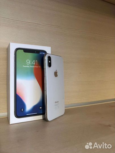 Телефон iPhone X