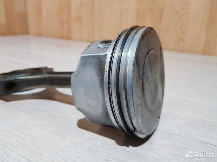 Поршень с шатуном Ford Maverick AJ 2003