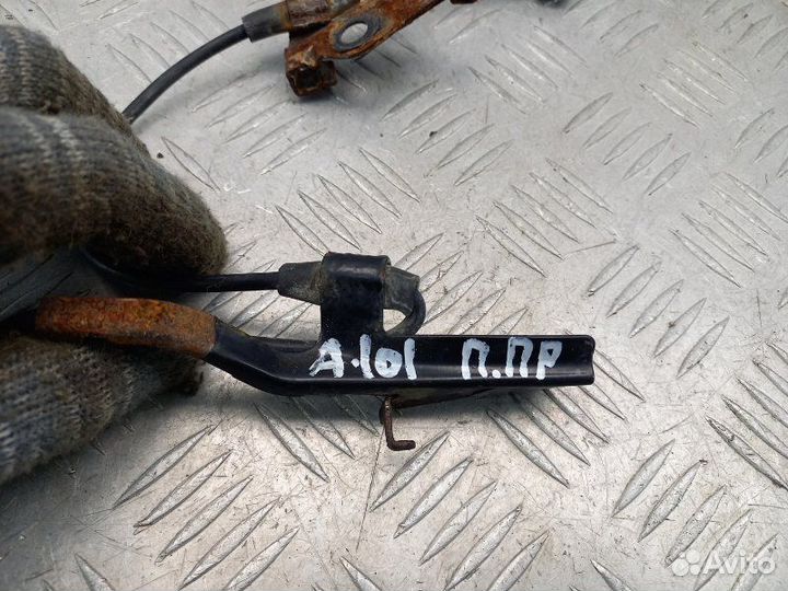 Датчик ABS передний правый Toyota Rav 4 XA40 2.0