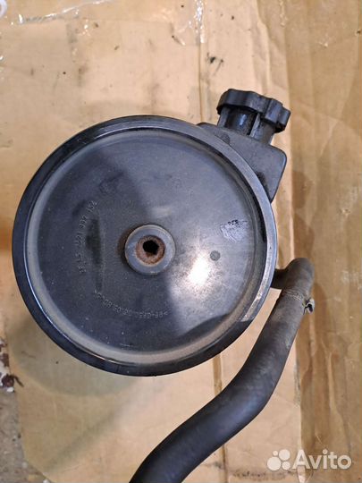 Насос гидроусилителя руля Mercedes-Benz