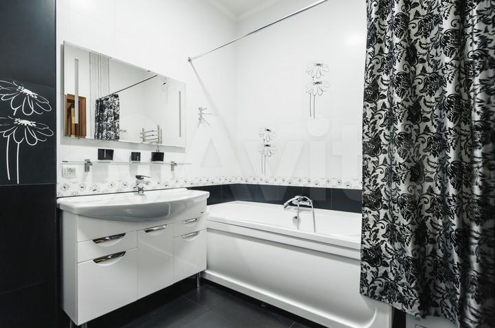 3-к. квартира, 79 м², 2/4 эт.